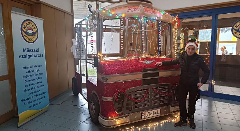 Beköltözött a Hotel Menthol a Magyar Autóklub egyik zalai szervizébe – ajándékot is lehet kapni