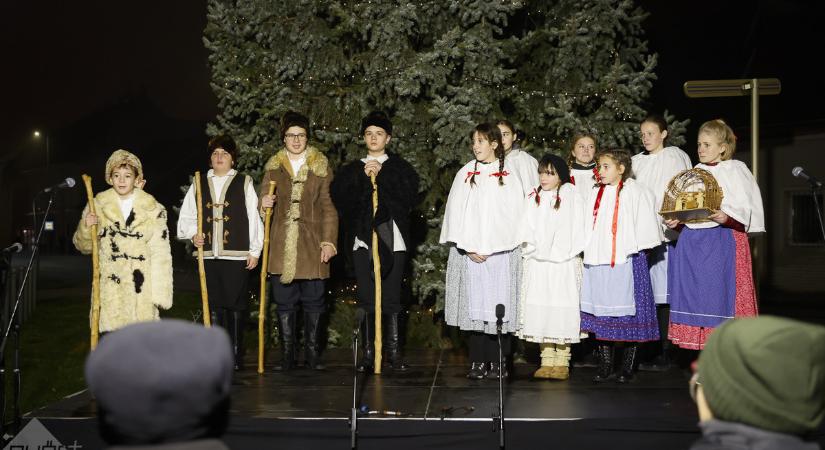 Adventi illatok Újvárosban