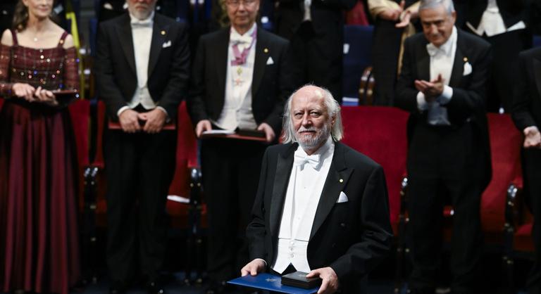 „Krasznahorkaira!” – így ünnepelte Óbuda a magyar irodalmi Nobel-díjast