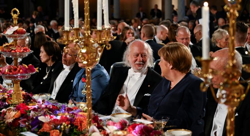 Krasznahorkai László és Angela Merkel