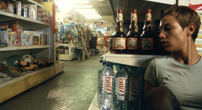 Magasfeszültség: Vérben úszó valóság (kritika)