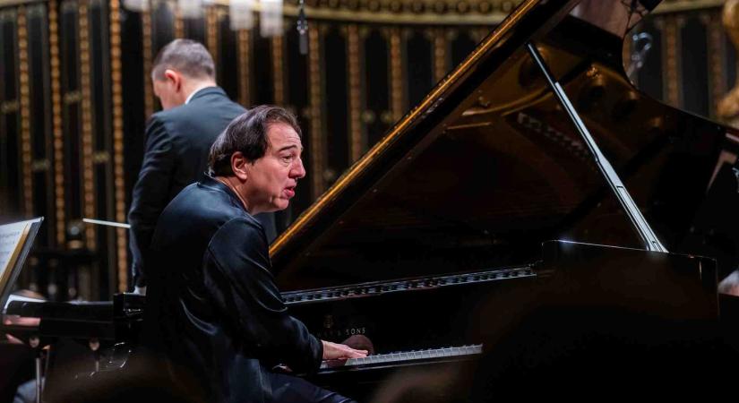 FÖLDANYA Fazıl Say és a Máv Szimfonikus Zenekar: Mother Earth – Anyaföld / Zeneakadémia