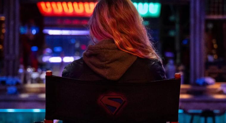 James Gunn megmutatta az első képsorokat a Supergirl-fimből, posztert is kaptunk a nagy előzetes előtt