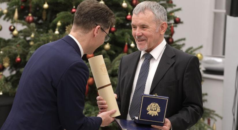 Sinkó Ottó, a Videoton Holding Zrt. vezérigazgatója vehette át a Székesfehérvár Gazdaságáért díjat (galéria)