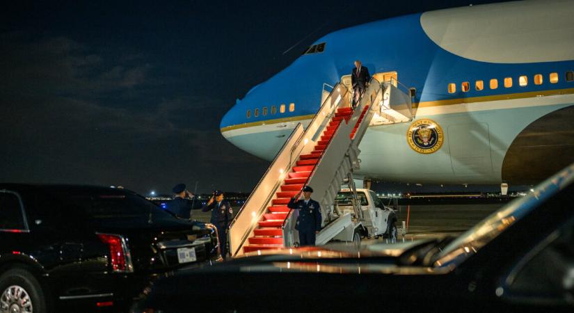 Az év jelenete játszódott le az elnöki gép, az Air Force One fedélzetén (videó)