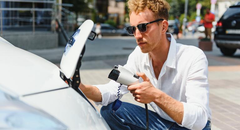 Aki tölt az költ? Termálvizektől az e-töltőig.