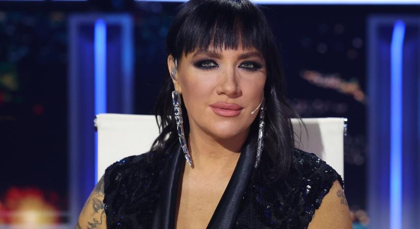 Fegyvert fogtak Tóth Gabira, Instagramon mutatta meg