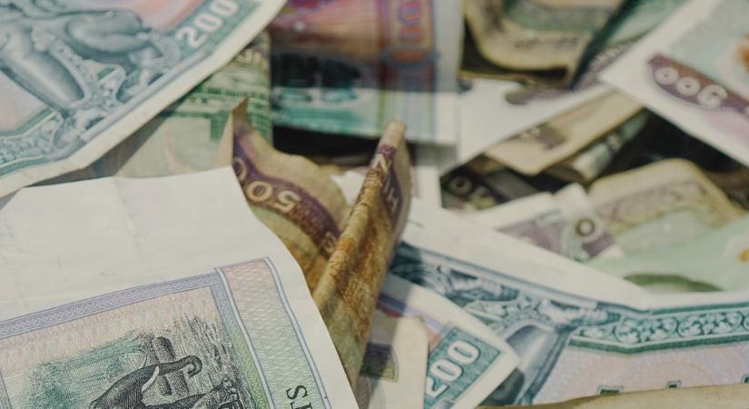 Heteken belül kivezetnek egy európai pénznemet, így érinti a magyarokat a változás