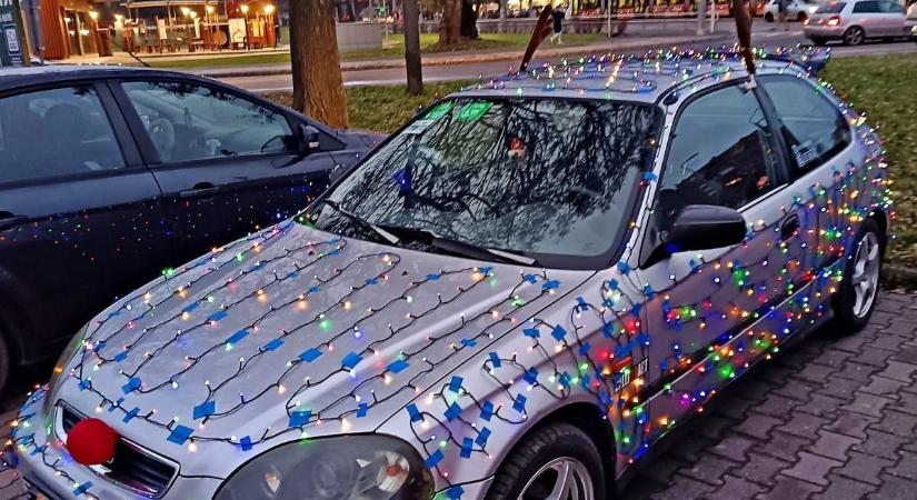 Cuki vagy ciki az autód karácsonyi dísze – és vajon szabályos-e?