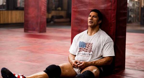 A TESZTOSZTERON FEDEZETE Benny Safdie: Zúzógép