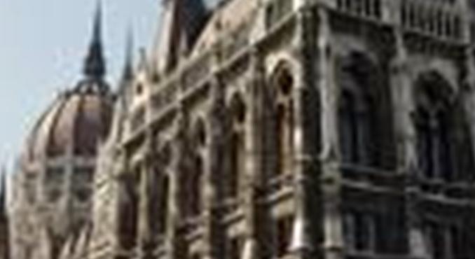 Javaslatot nyújtott be a noks-os dolgozók béremeléséről a DK országgyűlési képviselője