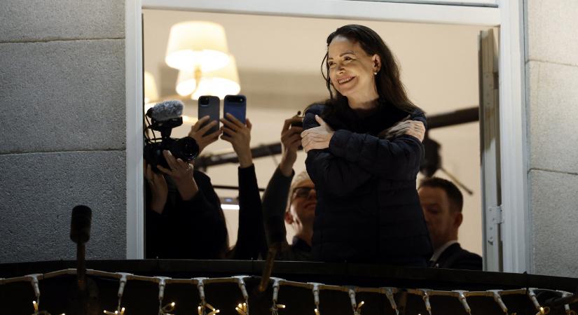 Hónapokig tartó bujkálás után először mutatkozott nyilvánosan a Nobel-békedíjas venezuelai ellenzéki vezető