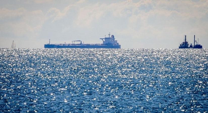 Ebből balhé lesz: Amerika lefoglalta a világ legnagyobb olajhatalmának a tankhajóját – "Óriási tanker és más dolgok is történnek"