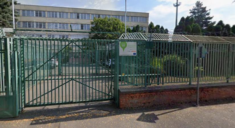 Megszökött egy fiatal a Debreceni Javítóintézetből, miután rendőri felügyelet alá került az intézmény