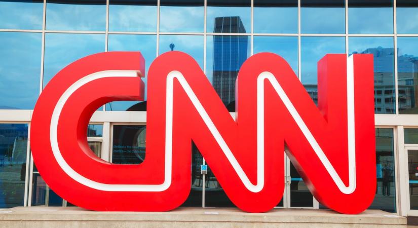Donald Trump szerint a CNN tévécsatornát el kell adni