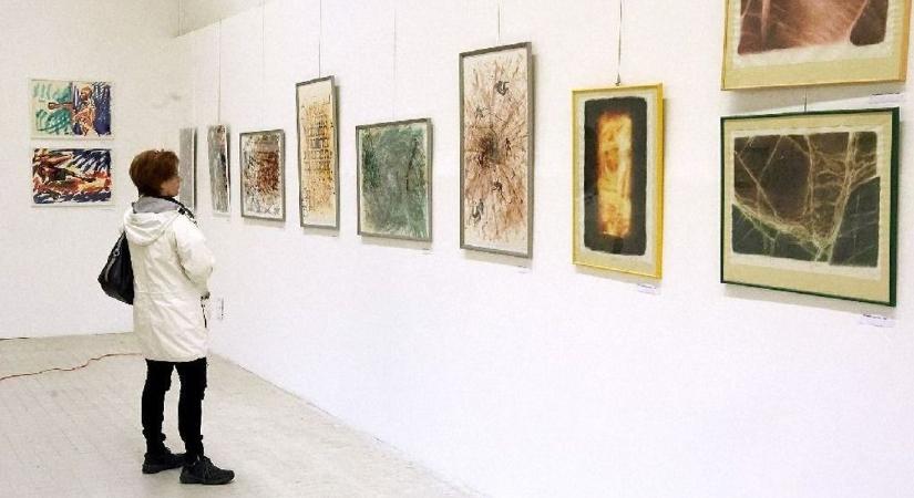 30 évig várták a ládában az alkotások, hogy végre a közönség is láthassa őket – fotók