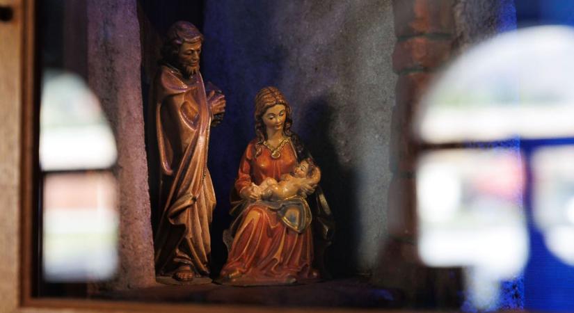 Betlehemek egy életen át, Pannonhalmán a német kézzel faragott csodák - fotók, videó