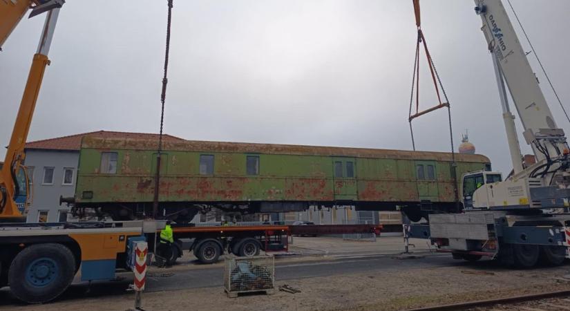 Így költöztek a vonatok Celldömölkön - fotók