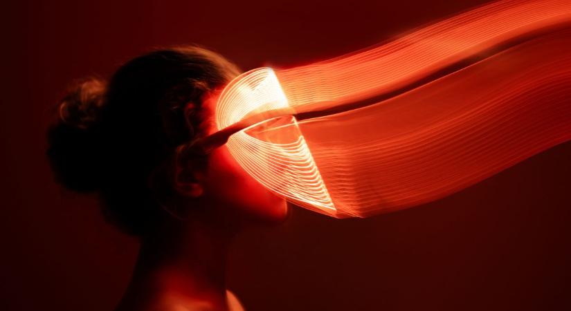 A tökéletes karácsonyi ajándék: Egy kütyü mind felett – a vörösfény erejével