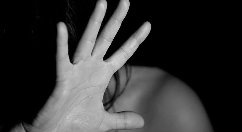 Cipőtalppal verte meg különélő feleségét a hajdúböszörményi férfi