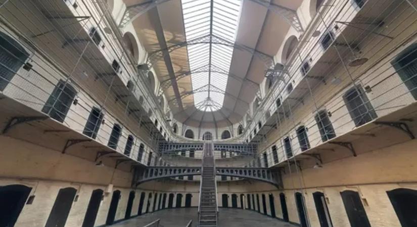 Többszörösen visszaeső, erőszakos bűnöző a Szőlő utcai videó főszereplője