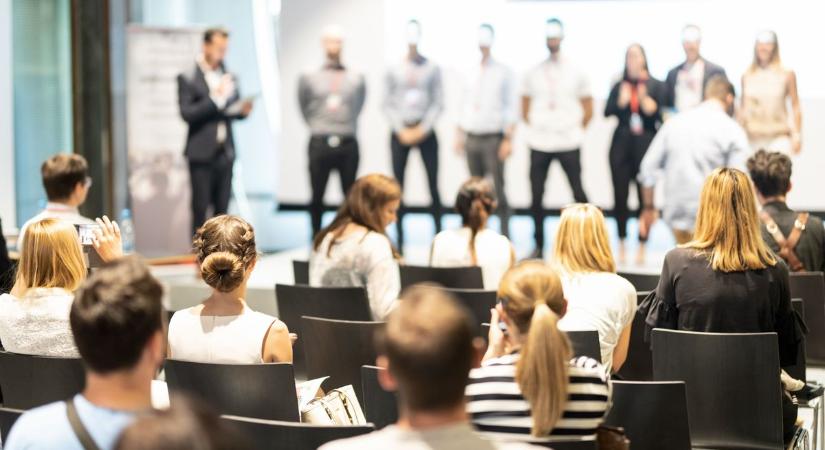 Még néhány nap, és kiderül, kik a legjobb informatikatanárok