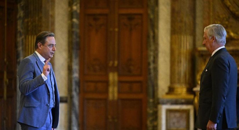 Az Orbán-eljárást alkalmazva törnék meg a belga kormányfőt Brüsszelben