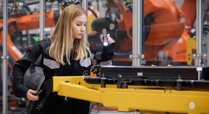 Mindenki meglepődik, hogy mennyi juttatás jár nekünk a Mercedes-Benz Gyárban