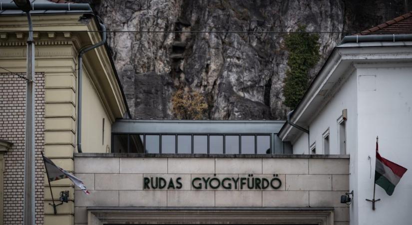 Így emelkednek az árak a budapesti fürdőkben