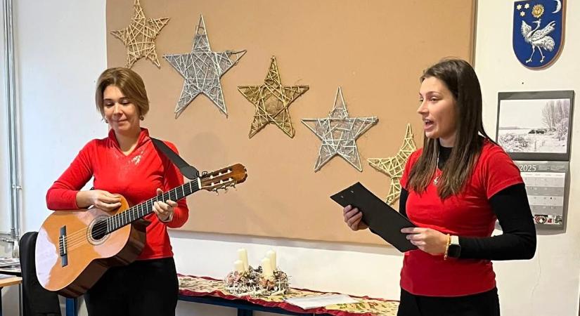 Mosolyok és gesztusok: Bajánsenyén a szeretet jelen van adventkor