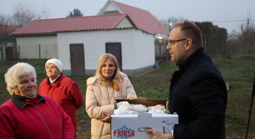 400 adag melegételt osztottak ki Szolnokon – gyűjtés és összefogás a rászorulókért