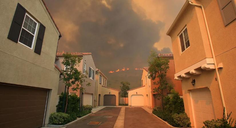 Egy erdőtüzek miatt elhagyott házban erőszakolta meg áldozatait egy rapper