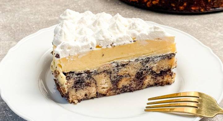 Mákosguba-torta házi vaníliakrémmel: klasszikus és elegáns ünnepi desszert