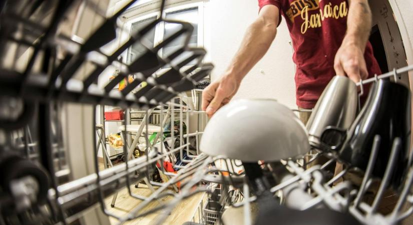 Házi mosogatógép-tabletta fillérekből – így készítsd el otthon, ha kifogytál a bolti szerekből