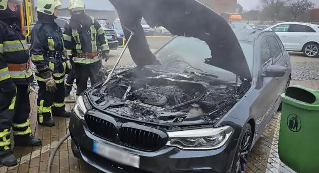 Munkácson menet közben gyulladt ki egy BMW