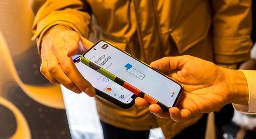 Okostelefon is lehet terminál: új fizetési mód segíti az adventi adománygyűjtést