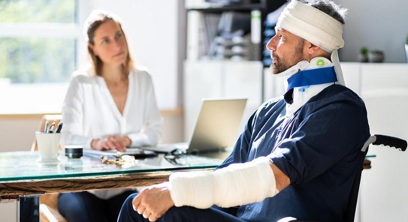 Melyek a munkáltató kötelezettségei munkabaleset esetén?