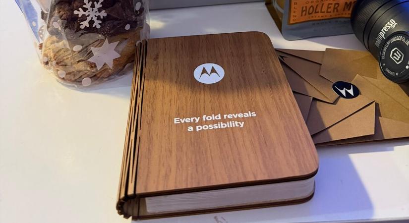 Motorola Fold?
