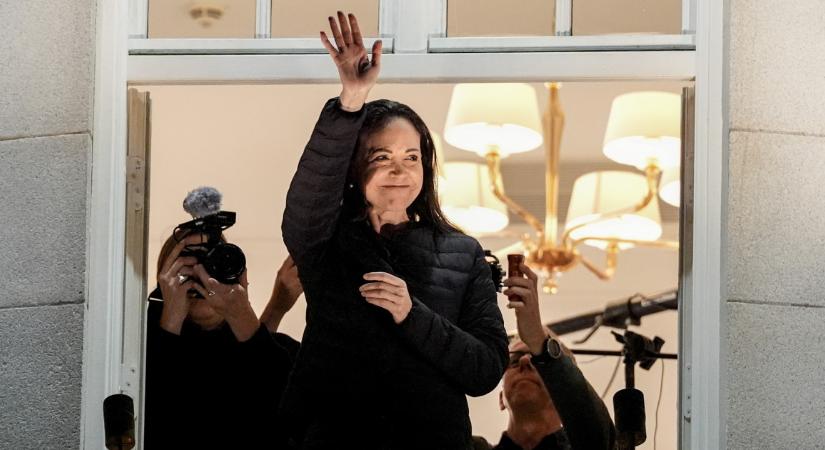 A Nobel-díjáról lekésett, de legalább a lányával találkozhatott a bujkáló venezuelai ellenzéki vezető