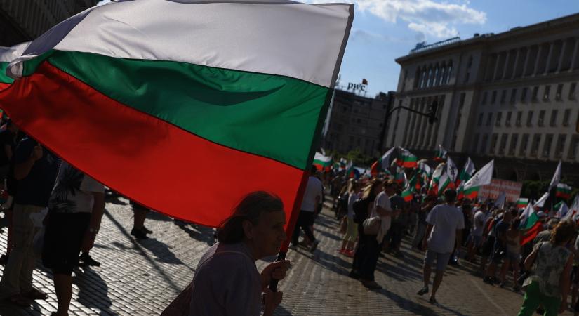 Tömeges tüntetések és politikai válság Bulgáriában