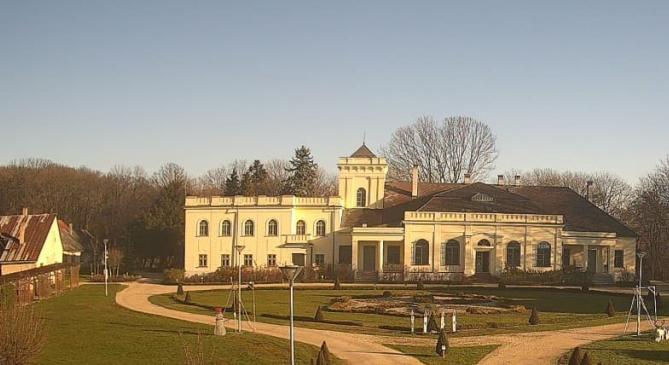 10 fokkal van melegebb a napos Bakonyban, mint a Balaton ködös partján