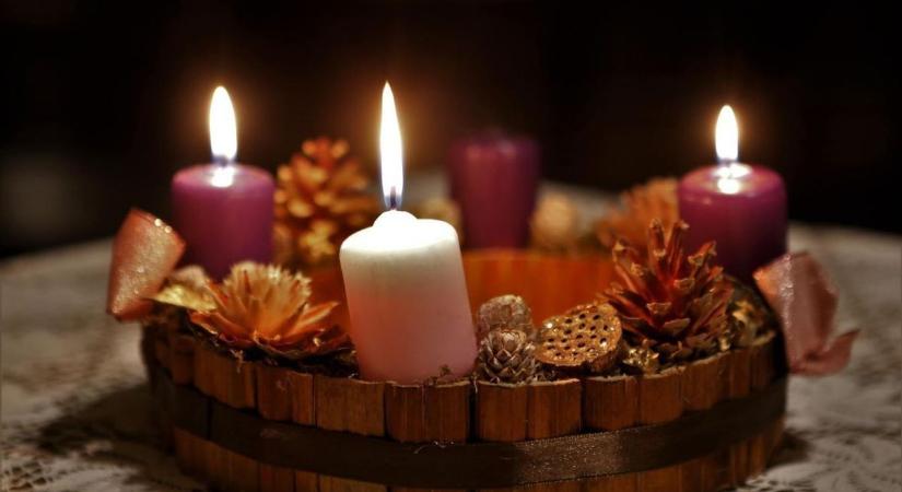 Meghitt adventi gyertyagyújtás és ünnepi műsor várja a lakókat Aba városában