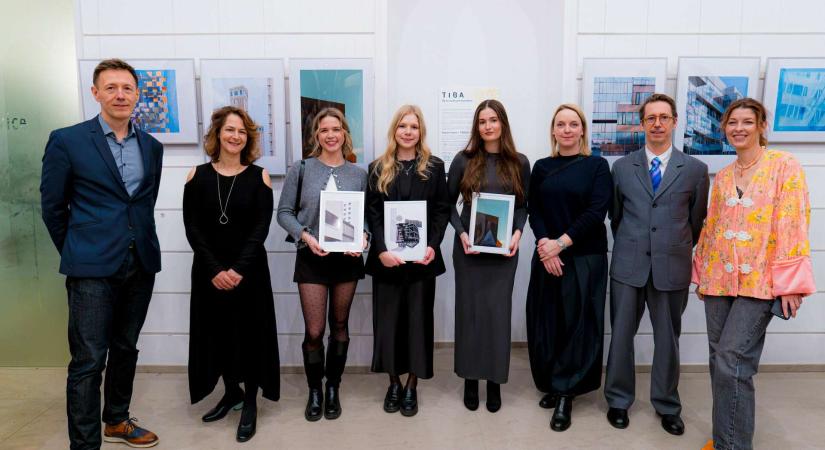 Megnyílt a TIBA20 – Képbe hozva fotókiállítás