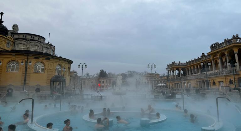 Közzétették a jövő évi árakat, ennyibe kerülnek majd a budapesti fürdőbelépők