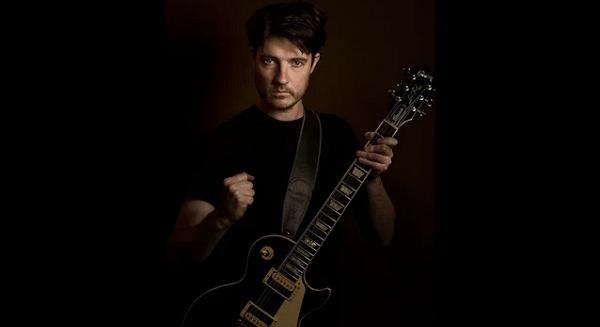 Édesapja legendás dalaival fog turnézni Gary Moore fia