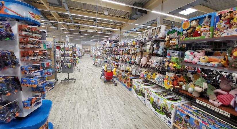 Bébiholmikkal terjeszkedik külföldön Mészáros Lőrinc