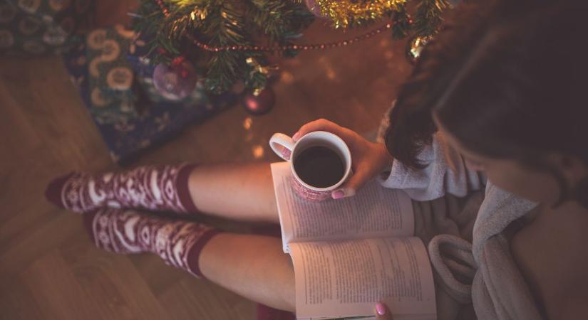 Különleges könyvek karácsonyra: Krasznahorkaitól a legszebb távol-keleti regényekig