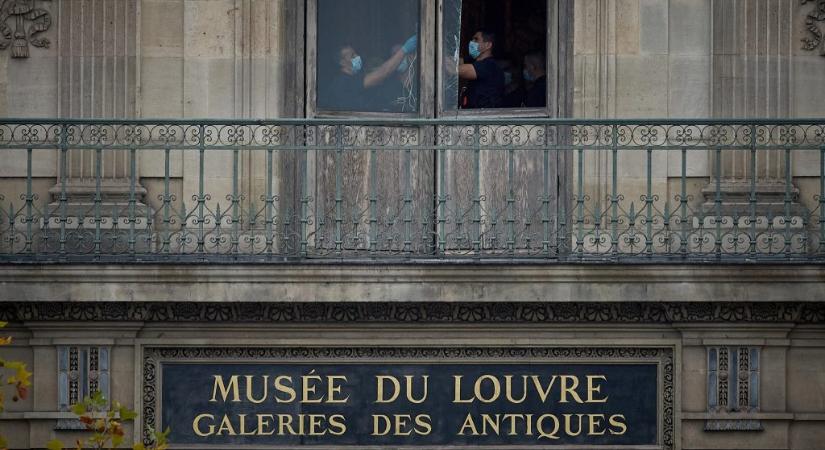 Fél percen múlt, hogy elcsípjék a Louvre műkincsrablóit