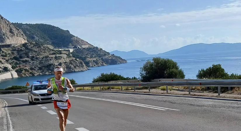 Habár vezetett is, kutyaharapás miatt fel kellet adnia az Authentic Phidippides Runt