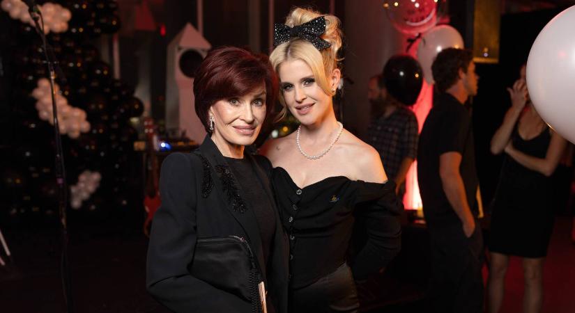 Kelly Osbourne durván lefogyott a gyászban: az anyukája kelt a védelmére
